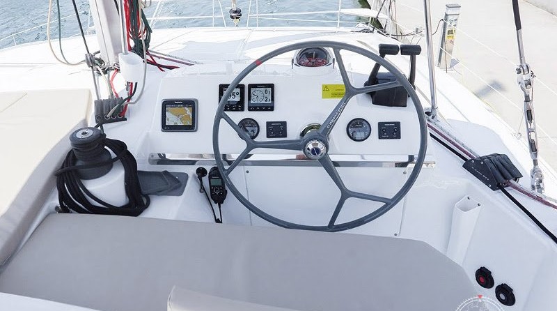 Bali catamarans 4.0 lounge