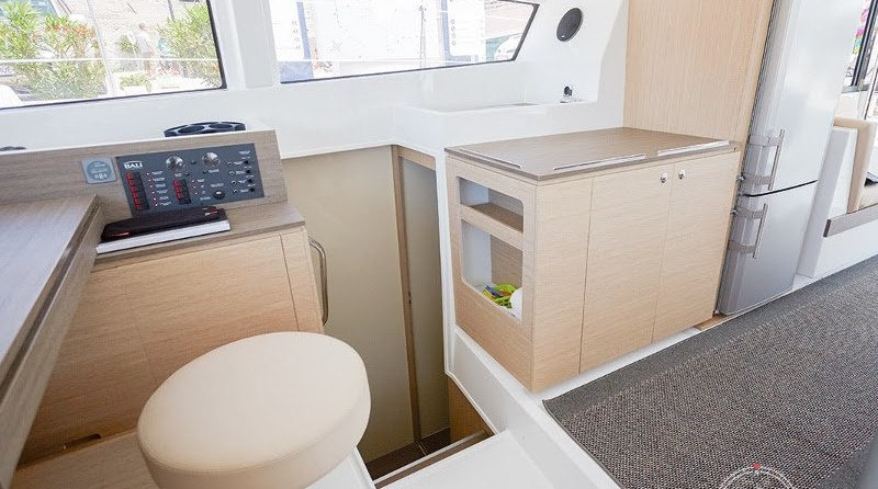 Bali catamarans 4.0 lounge