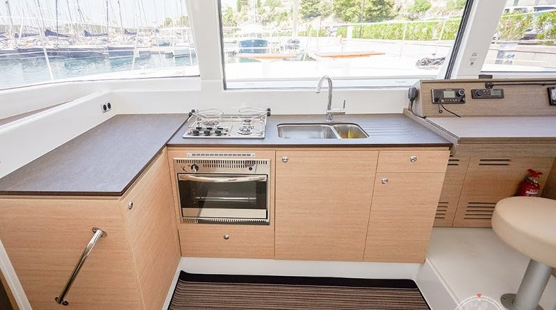 Bali catamarans 4.0 lounge