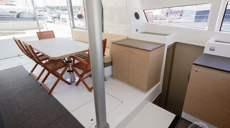 Bali catamarans 4.0 lounge