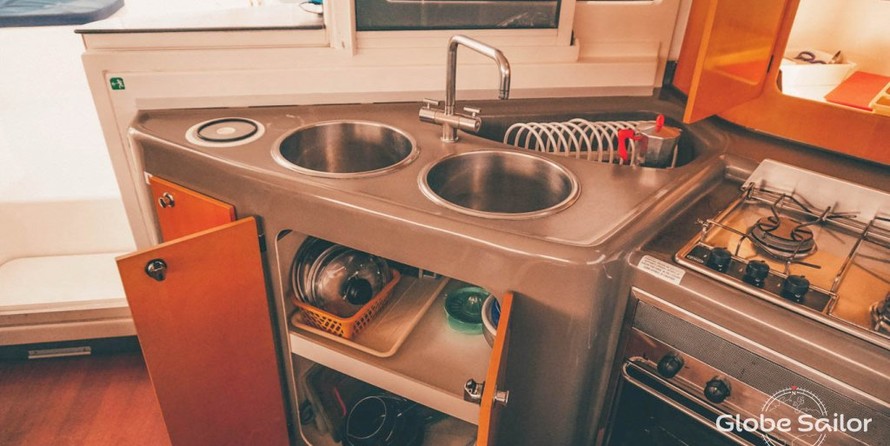 Fountaine Pajot Lavezzi 40