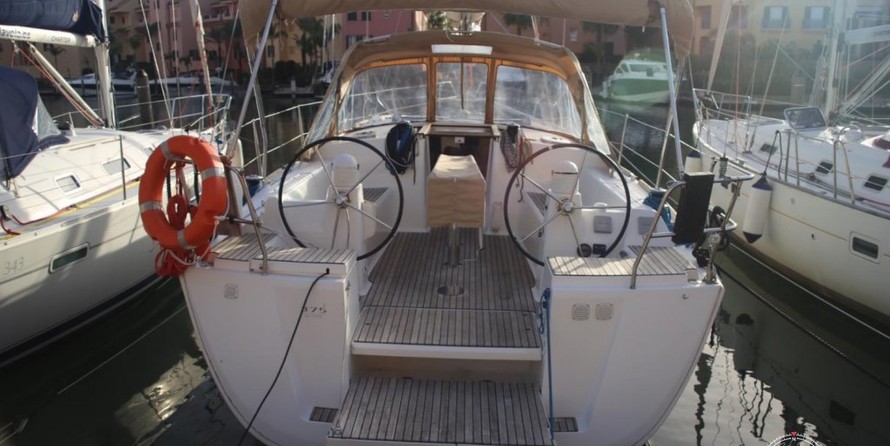 Dufour 375