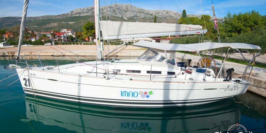 Beneteau First 35