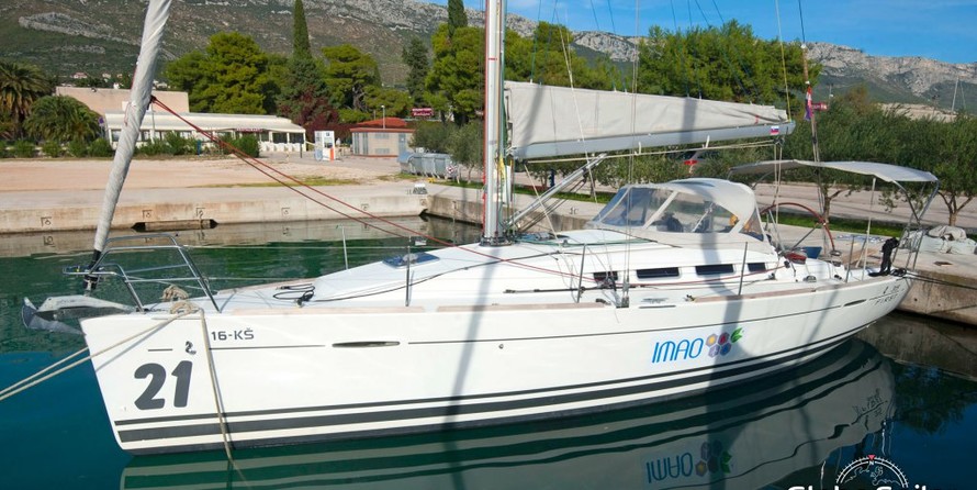 Beneteau First 35