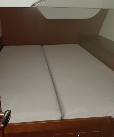 Beneteau Oceanis 48