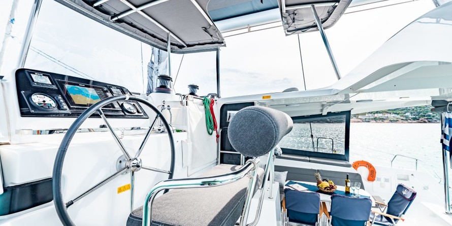Lagoon 42