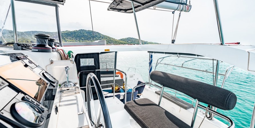 Lagoon 42