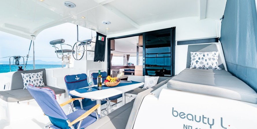 Lagoon 42
