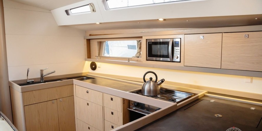 Beneteau Oceanis 48