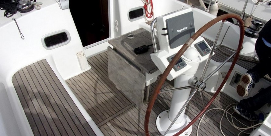 Beneteau Oceanis 37