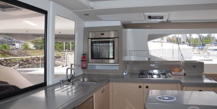 Fountaine Pajot Saona 47