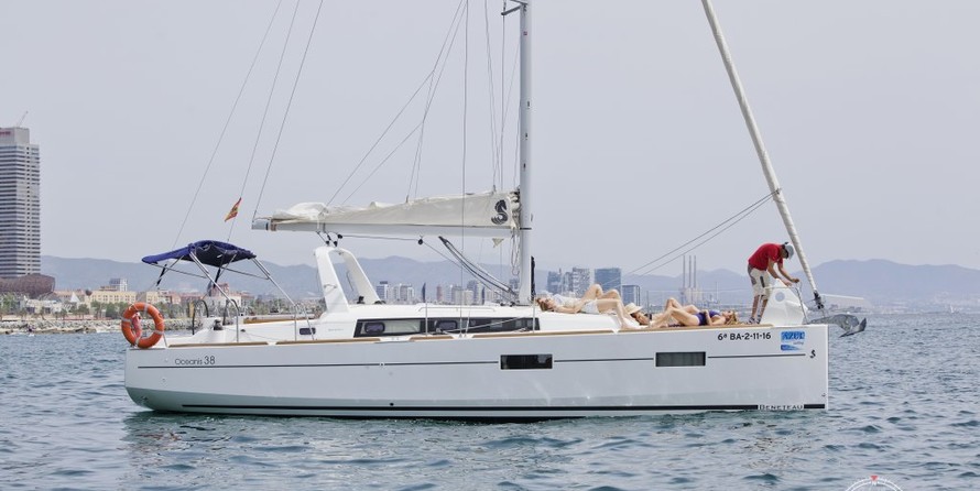 Beneteau Oceanis 38