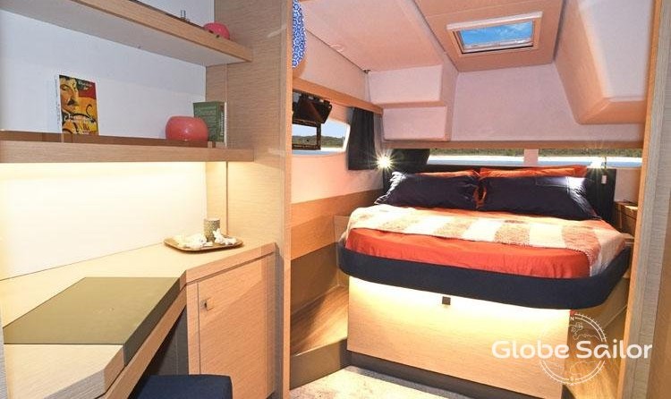 Fountaine Pajot Lucia 40