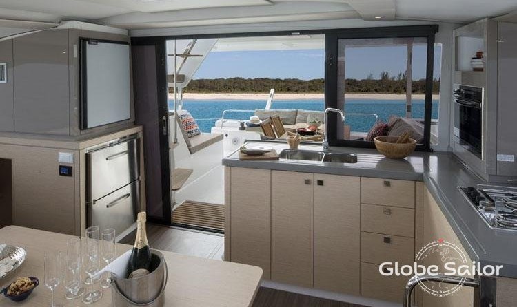 Fountaine Pajot Lucia 40
