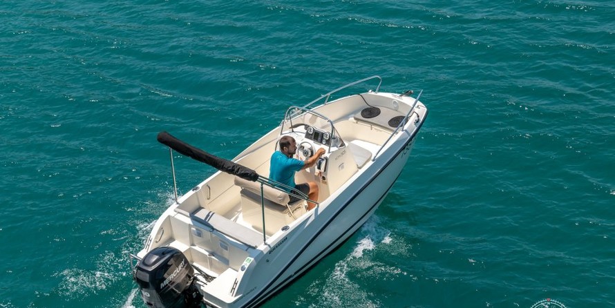 Quicksilver Activ 505 Open