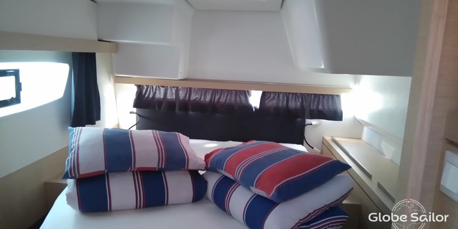 Fountaine Pajot Lucia 40