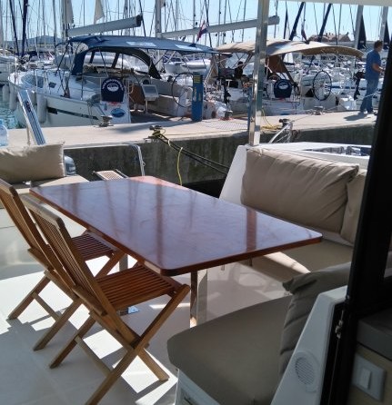 Fountaine Pajot Lucia 40