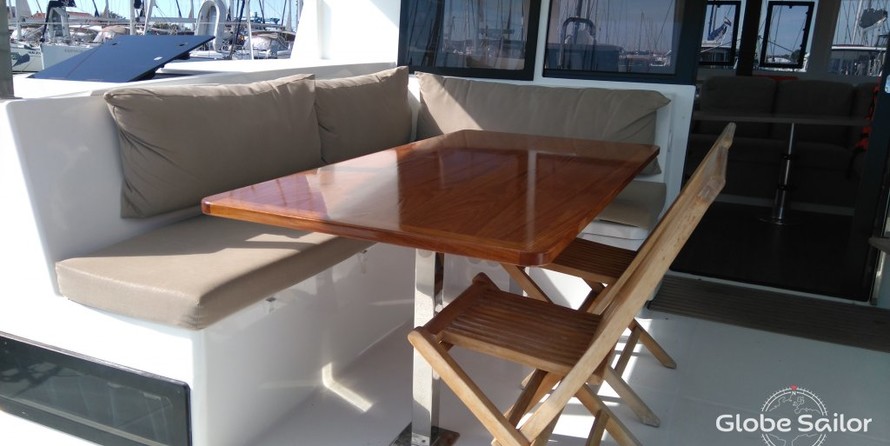 Fountaine Pajot Lucia 40