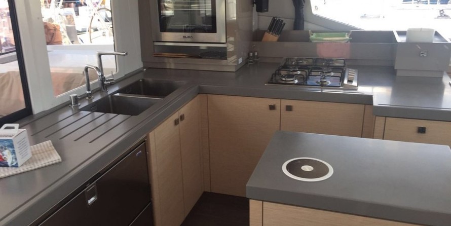 Fountaine Pajot Saona 47