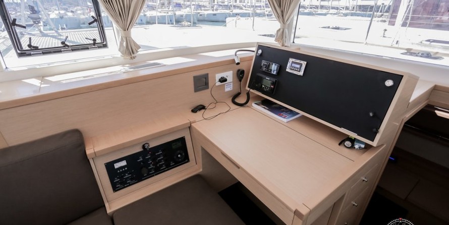 Lagoon 400 S2