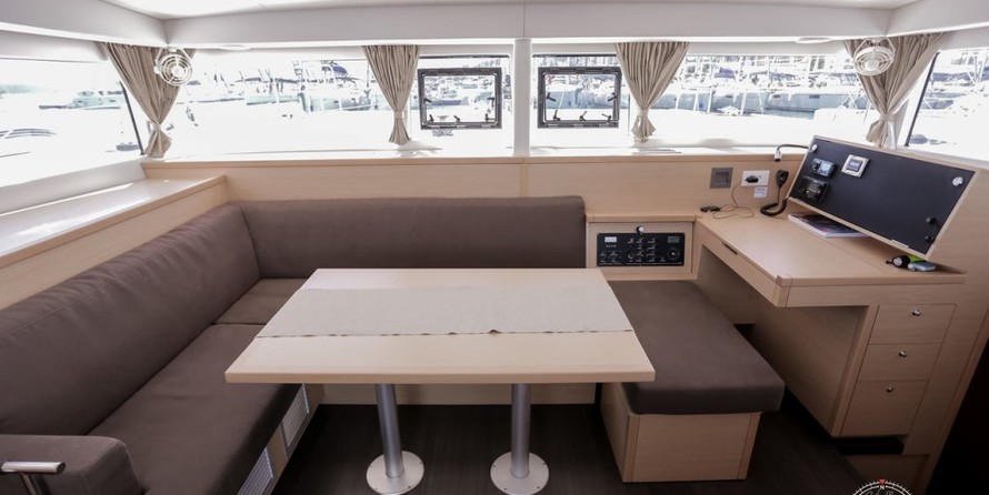 Lagoon 400 S2