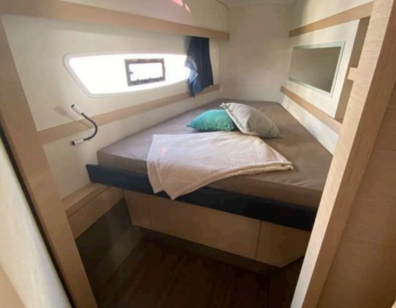 Fountaine Pajot Lucia 40
