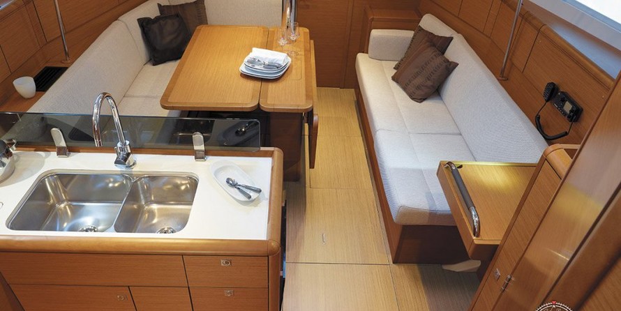 Jeanneau Sun Odyssey 379