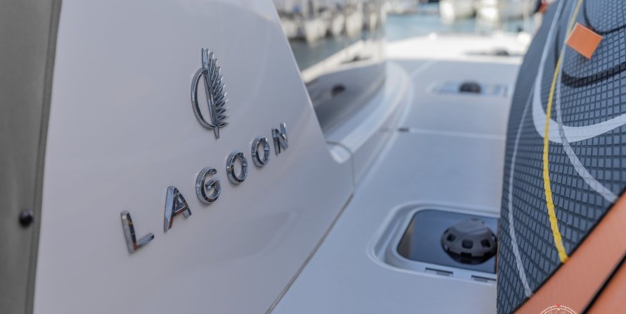 Lagoon 42