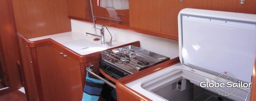 Beneteau Oceanis 43