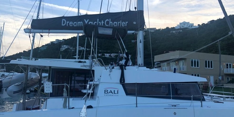 Bali catamarans 4.0 lounge