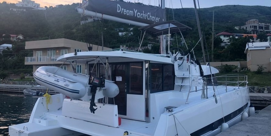 Bali catamarans 4.0 lounge