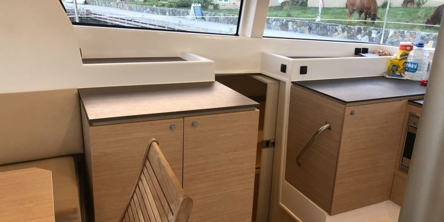 Bali catamarans 4.0 lounge