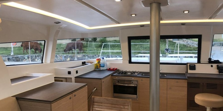 Bali catamarans 4.0 lounge