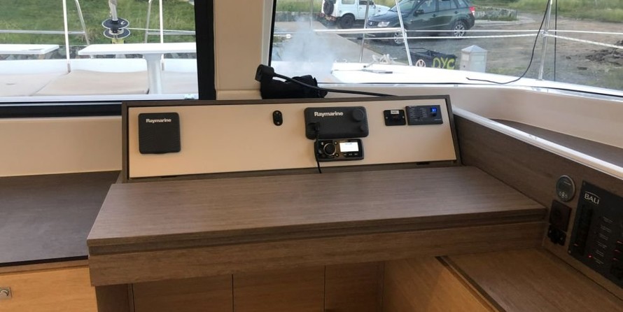 Bali catamarans 4.0 lounge