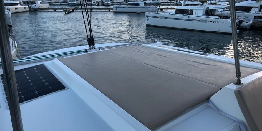 Bali catamarans 4.0 lounge