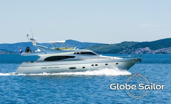 Ferretti 730