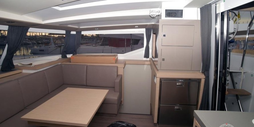 Fountaine Pajot Astréa 42