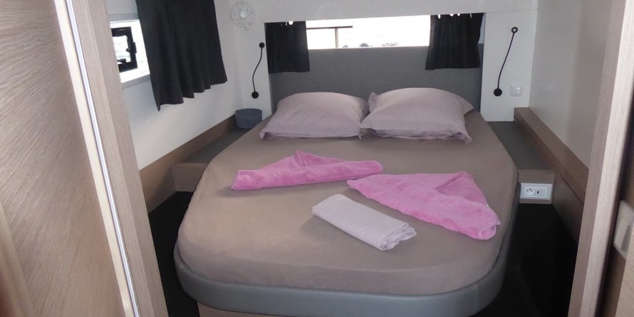 Fountaine Pajot Astréa 42