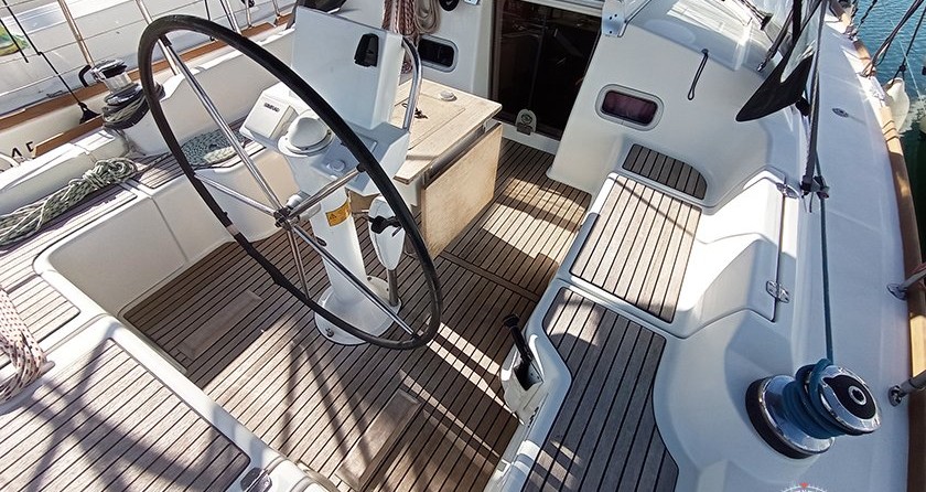 Beneteau Oceanis 37