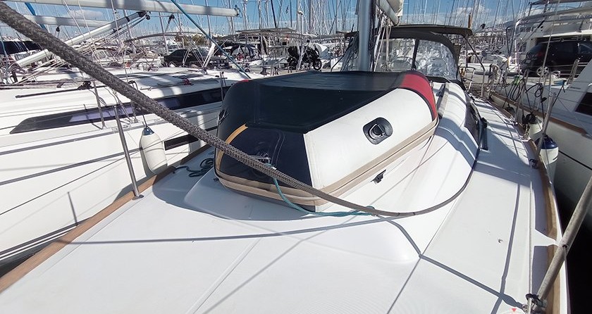 Beneteau Oceanis 37