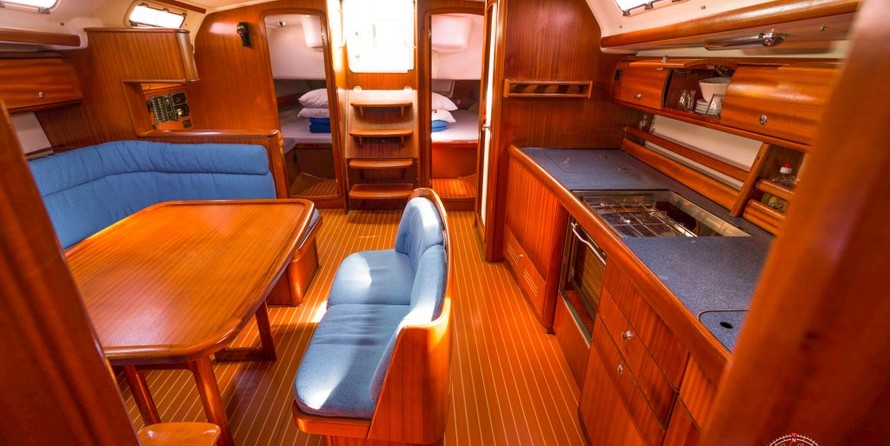 Bavaria 44