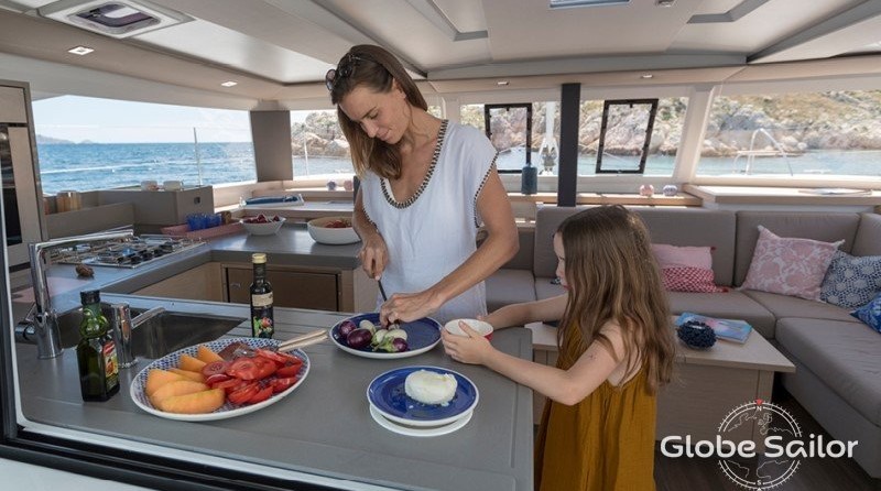 Fountaine Pajot Astréa 42