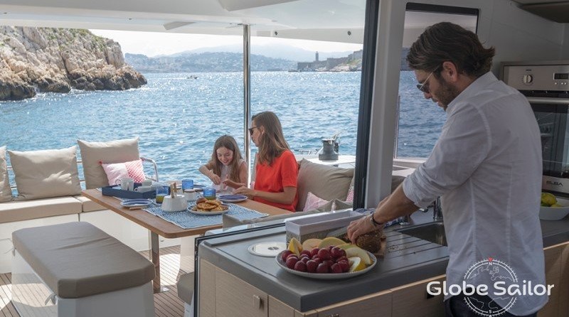 Fountaine Pajot Astréa 42