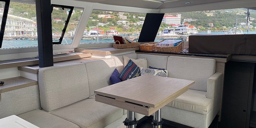 Fountaine Pajot Astréa 42