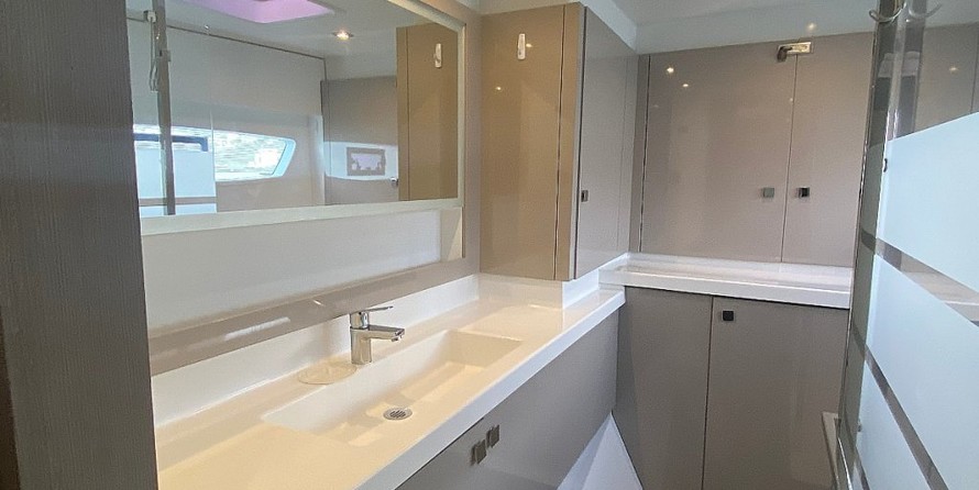 Fountaine Pajot Astréa 42