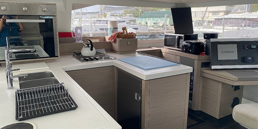 Fountaine Pajot Astréa 42