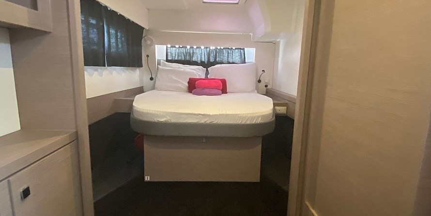 Fountaine Pajot Astréa 42