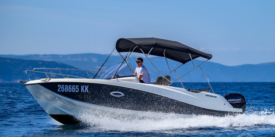 Quicksilver Activ 675 Sundeck