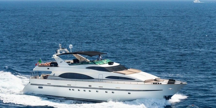 Azimut 100 Jumbo