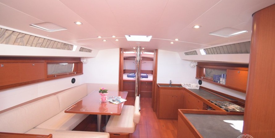 Beneteau Oceanis 48